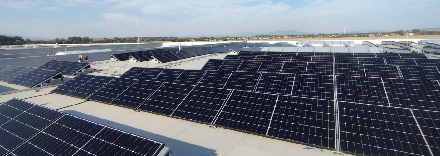 Fotovoltická elektráreň 100 kW na streche výrobnej haly - kompletná inštalácia na kľúč